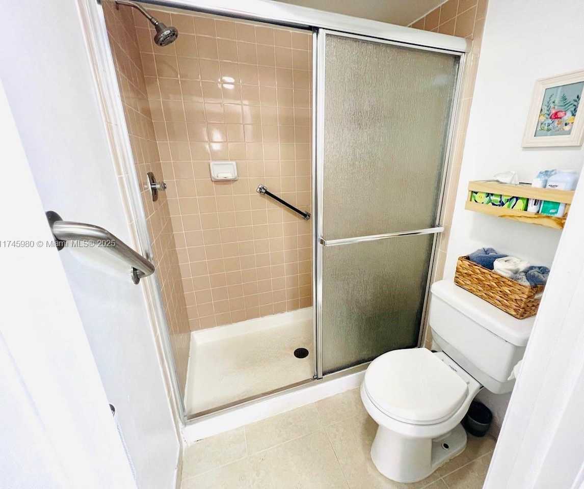 Small Image of 10332 SUNRISE LAKES BLVD #103, Sunrise Number 22