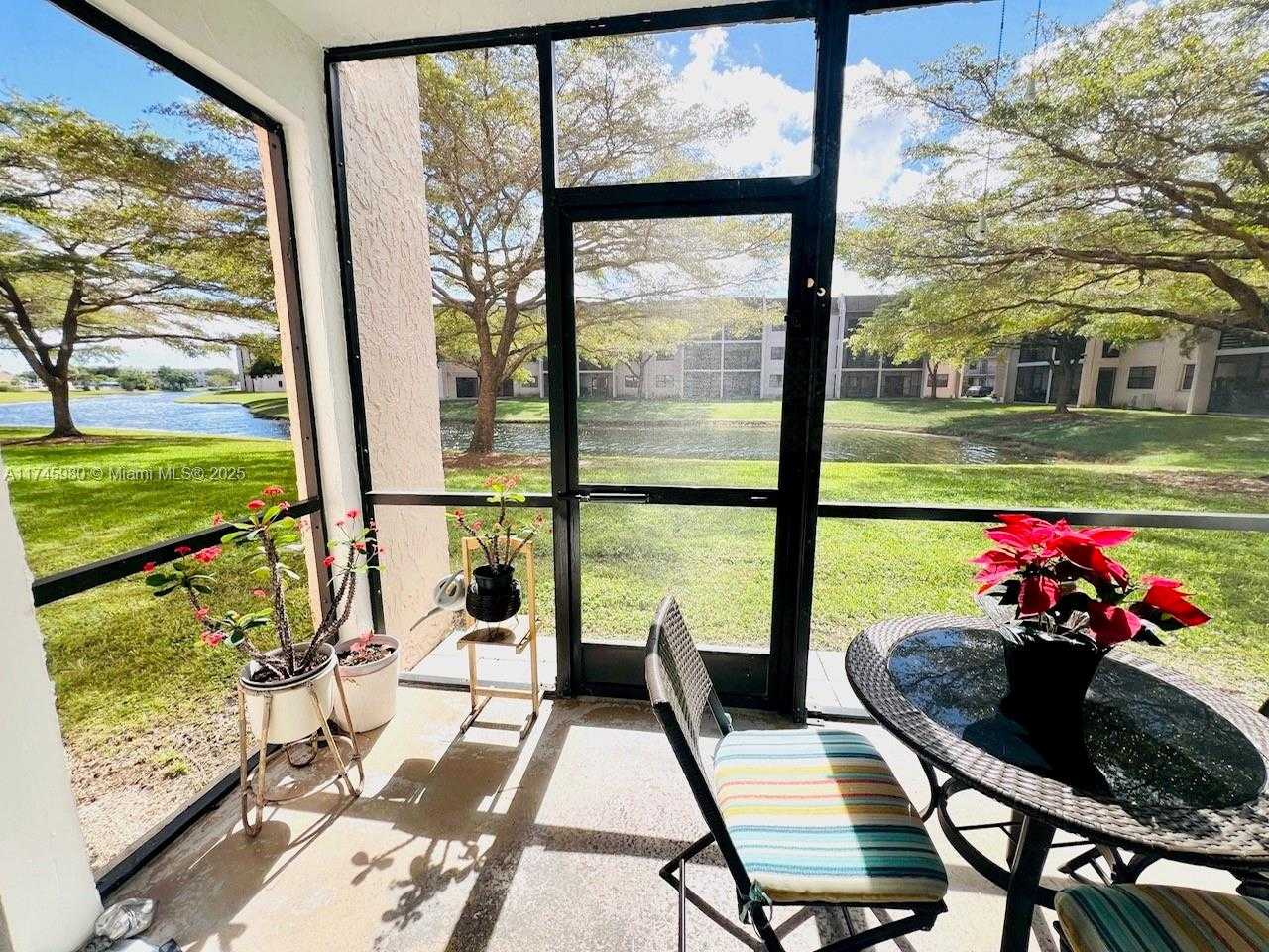 Small Image of 10332 SUNRISE LAKES BLVD #103, Sunrise Number 25