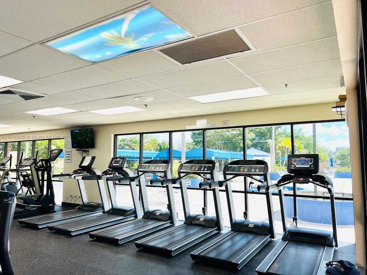 Small Image of 10332 SUNRISE LAKES BLVD #103, Sunrise Number 37