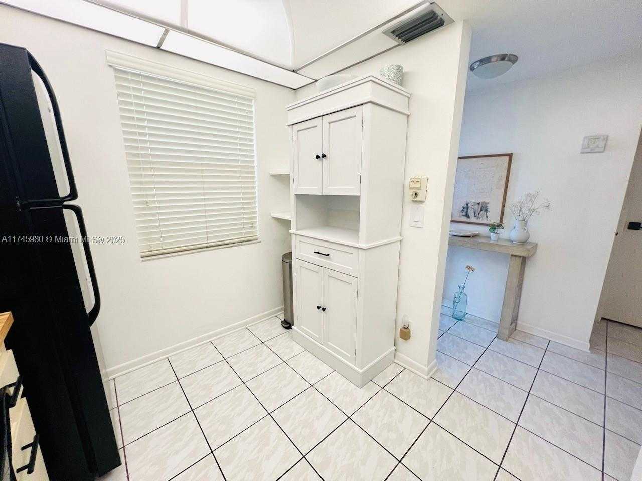 Small Image of 10332 SUNRISE LAKES BLVD #103, Sunrise Number 6