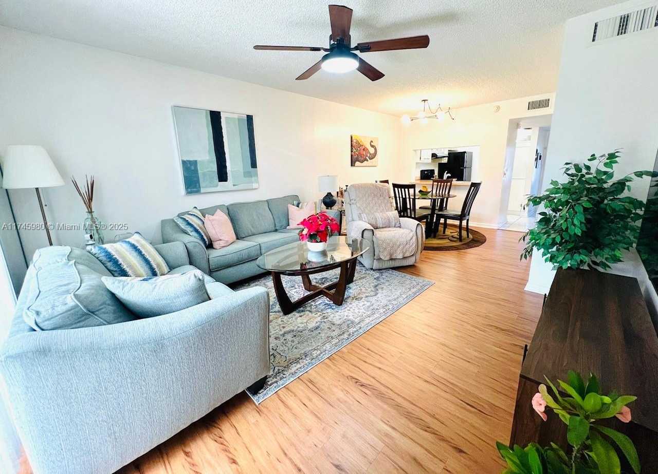 Small Image of 10332 SUNRISE LAKES BLVD #103, Sunrise Number 9