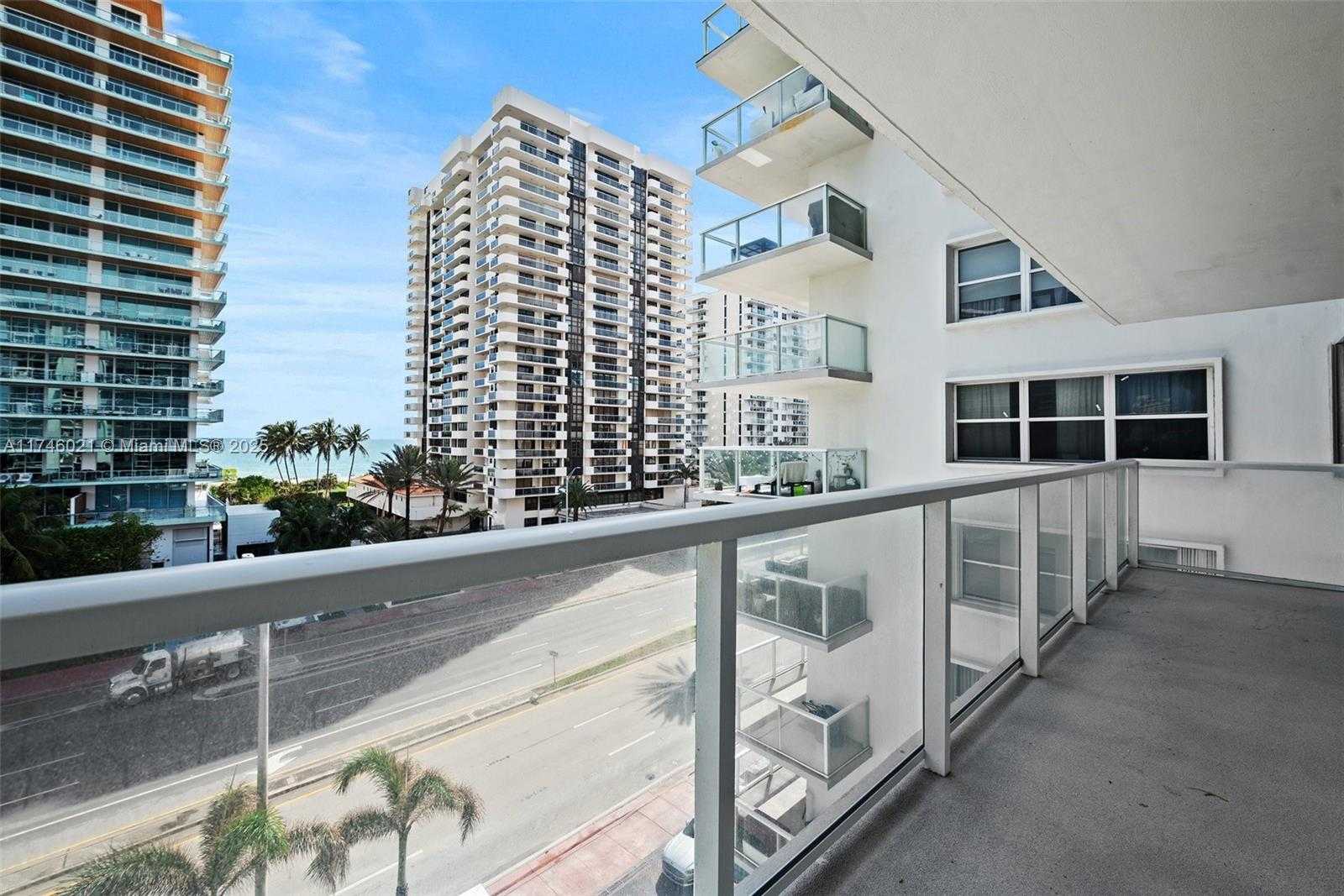 Small Image of 5750 EAST COLLINS AVE #6J, Miami Beach Number 14