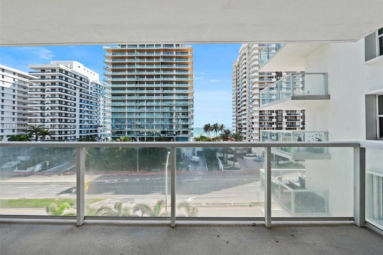 Small Image of 5750 EAST COLLINS AVE #6J, Miami Beach Number 16