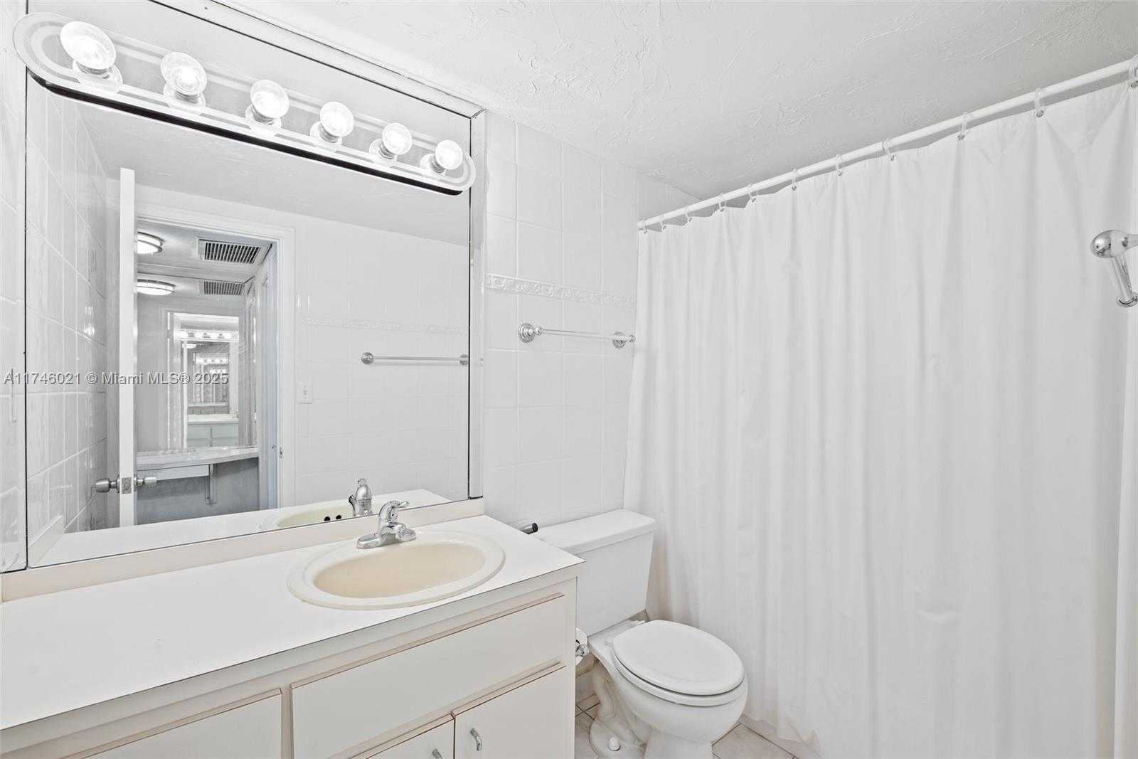 Small Image of 5750 EAST COLLINS AVE #6J, Miami Beach Number 18