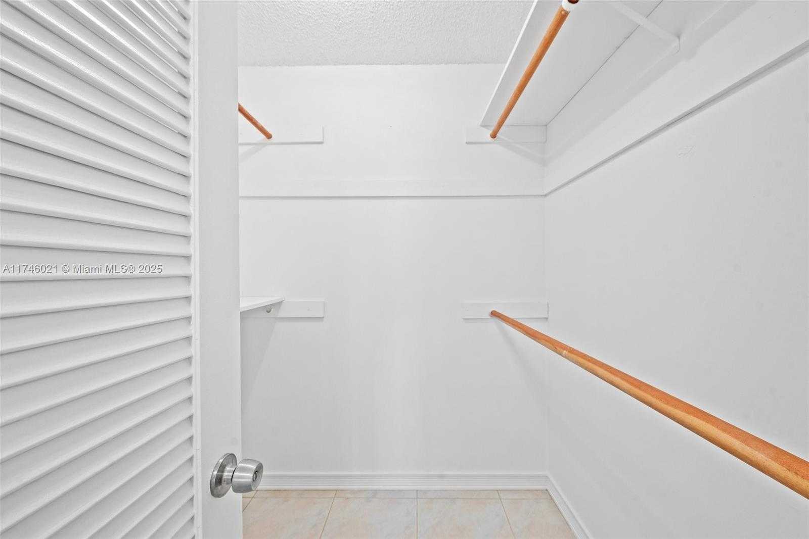 Small Image of 5750 EAST COLLINS AVE #6J, Miami Beach Number 19