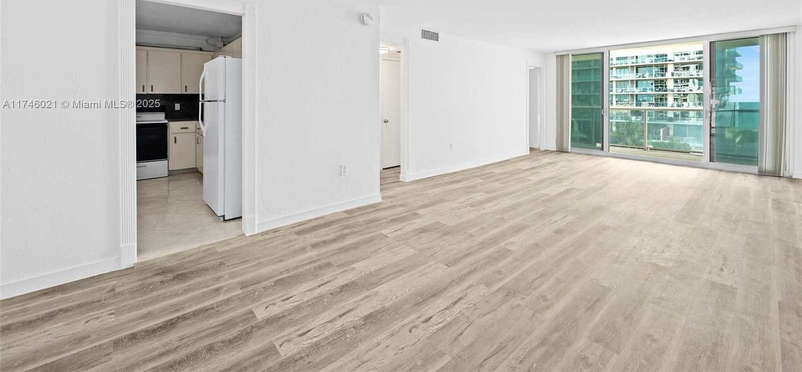 Small Image of 5750 EAST COLLINS AVE #6J, Miami Beach Number 3