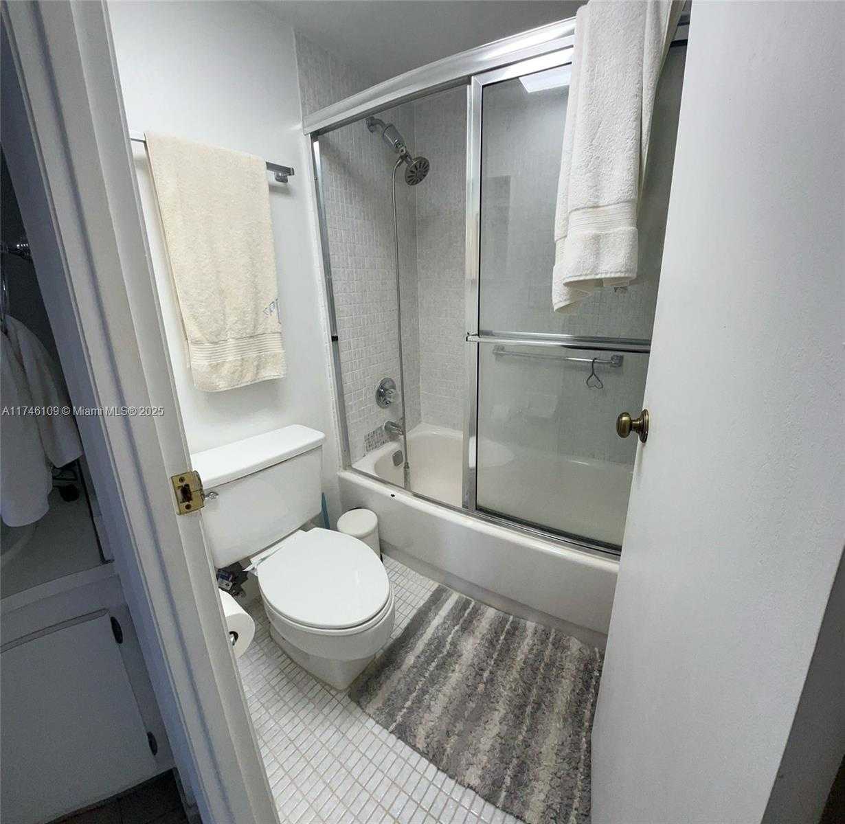 Small Image of 20379 WEST COUNTRY CLUB DR #1440, Aventura Number 22