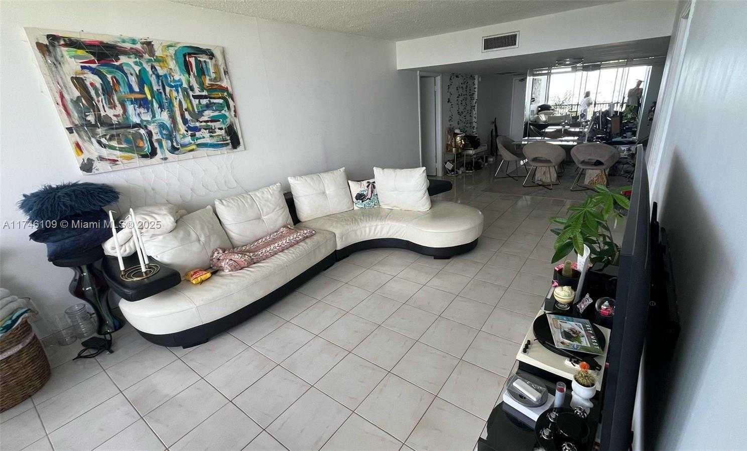 Small Image of 20379 WEST COUNTRY CLUB DR #1440, Aventura Number 5