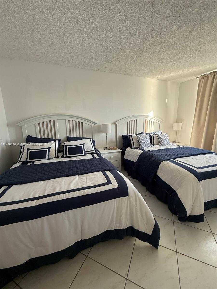 Small Image of 500 Bayview Dr, Sunny Isles Beach, FL 33160, USA Number 12