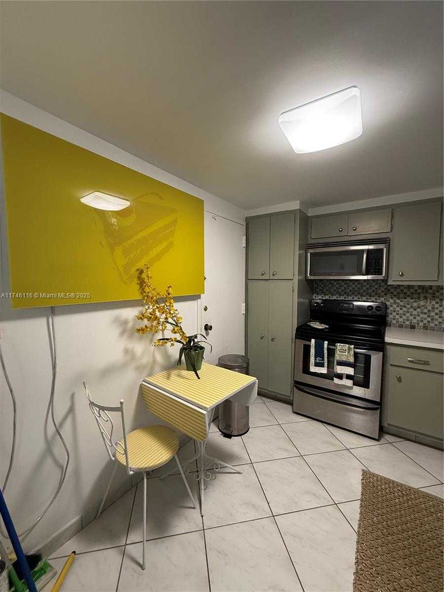 Small Image of 500 Bayview Dr, Sunny Isles Beach, FL 33160, USA Number 16