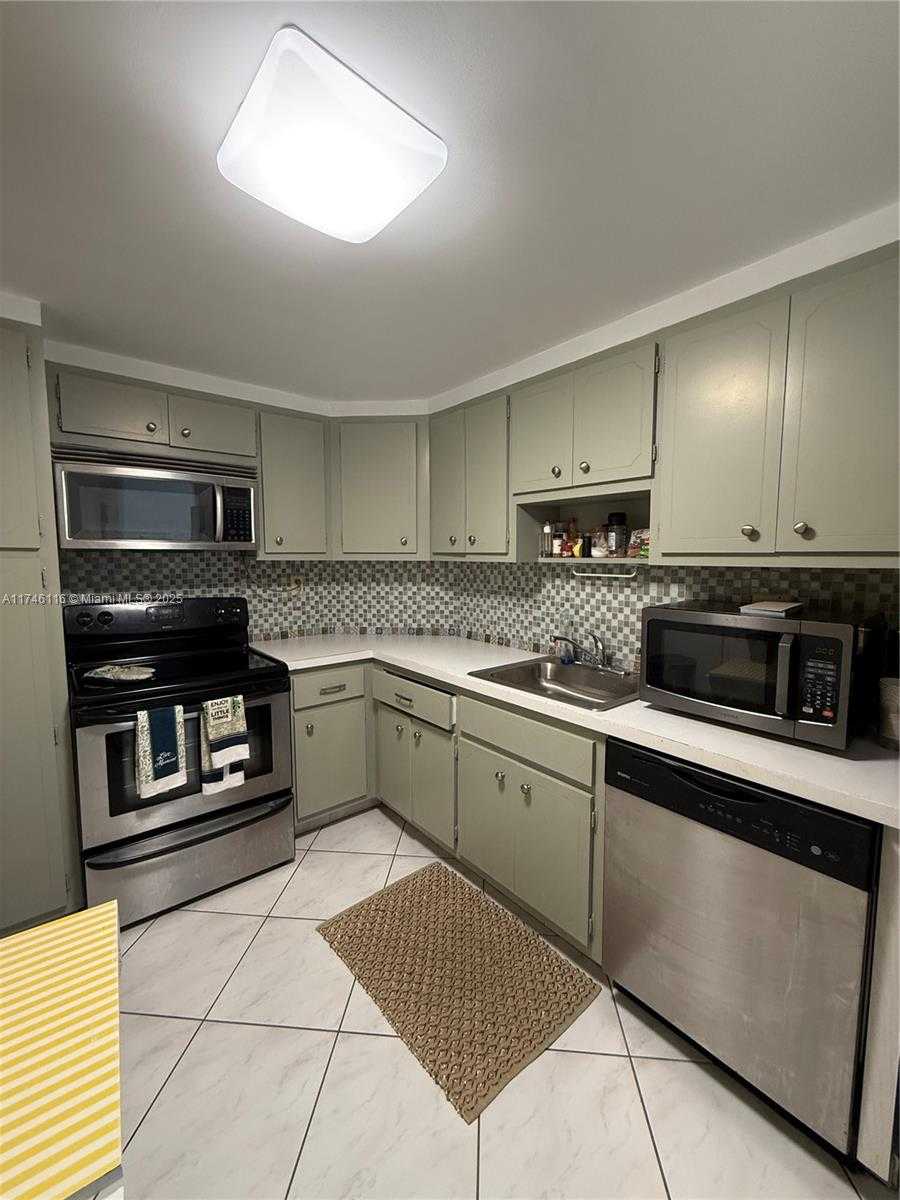Small Image of 500 Bayview Dr, Sunny Isles Beach, FL 33160, USA Number 17