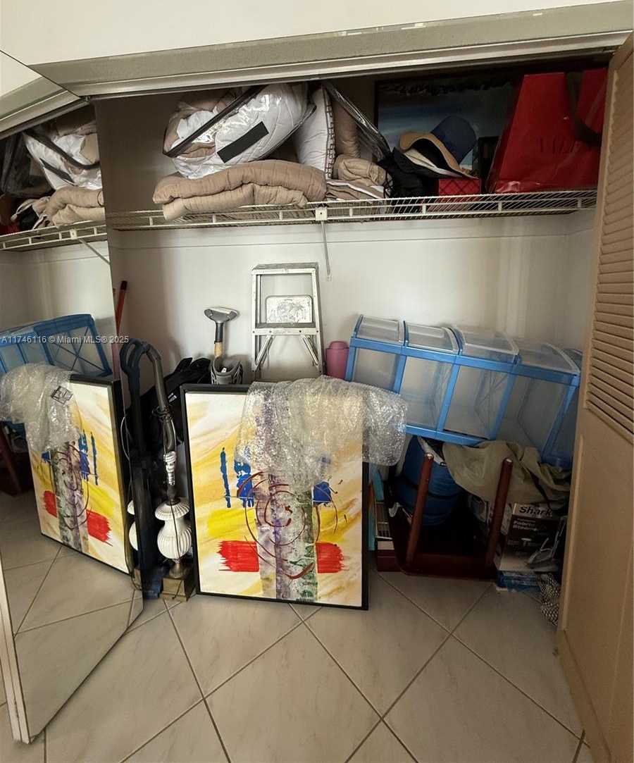 Small Image of 500 Bayview Dr, Sunny Isles Beach, FL 33160, USA Number 19