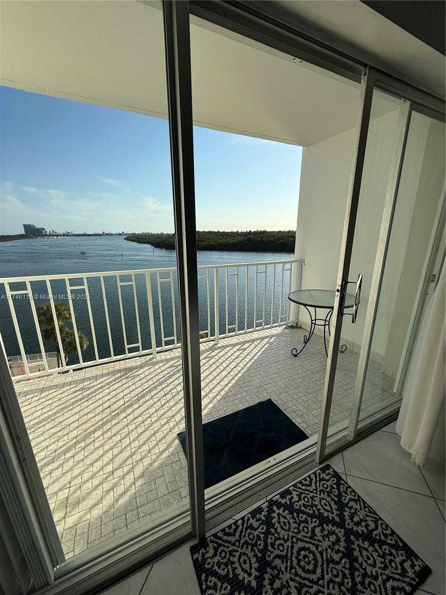 Small Image of 500 Bayview Dr, Sunny Isles Beach, FL 33160, USA Number 3