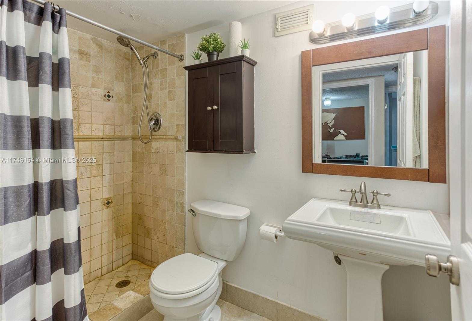 Small Image of 17011 NORTH BAY RD #1019, Sunny Isles Beach Number 10