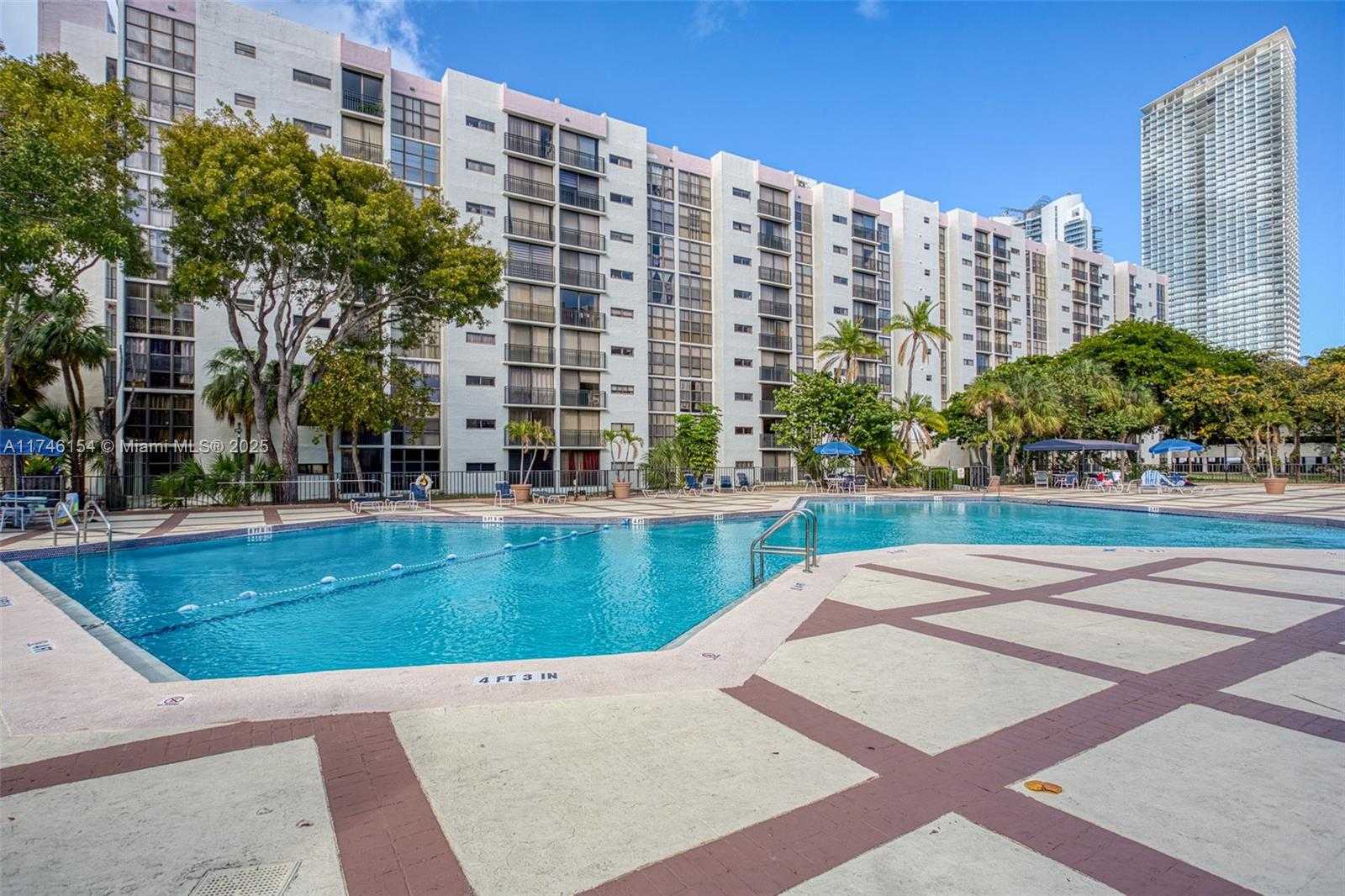 Small Image of 17011 NORTH BAY RD #1019, Sunny Isles Beach Number 13