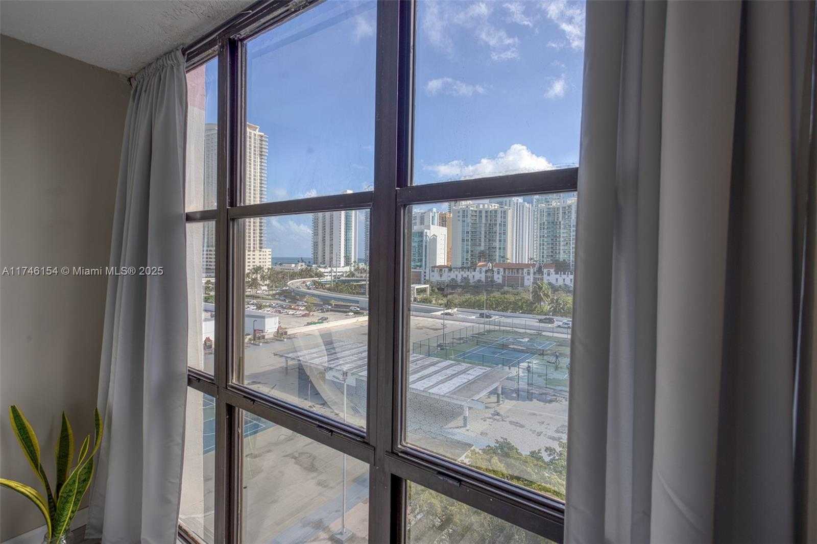 Small Image of 17011 NORTH BAY RD #1019, Sunny Isles Beach Number 7
