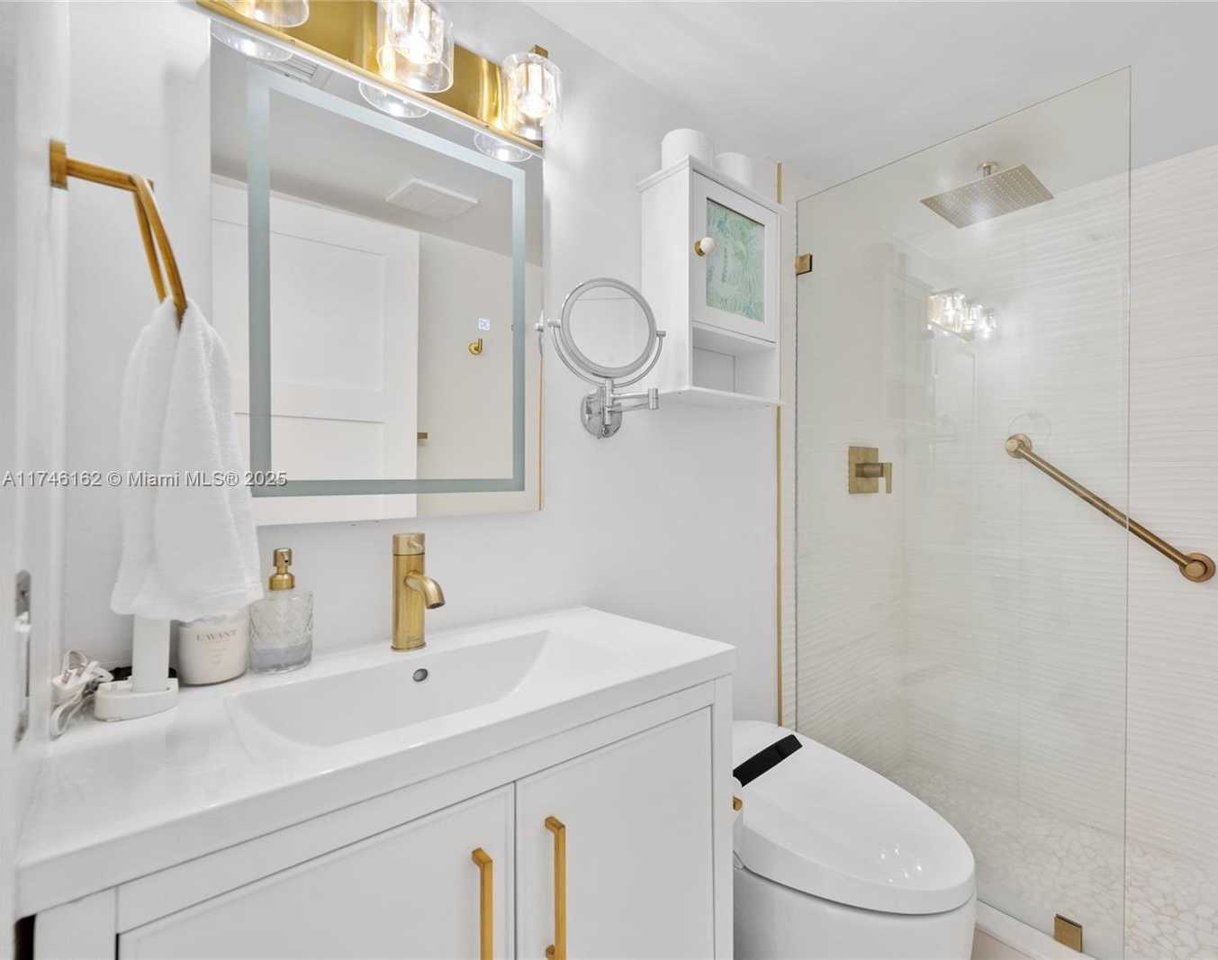 Small Image of 770 CLAUGHTON ISLAND DR #2110, Miami Number 11