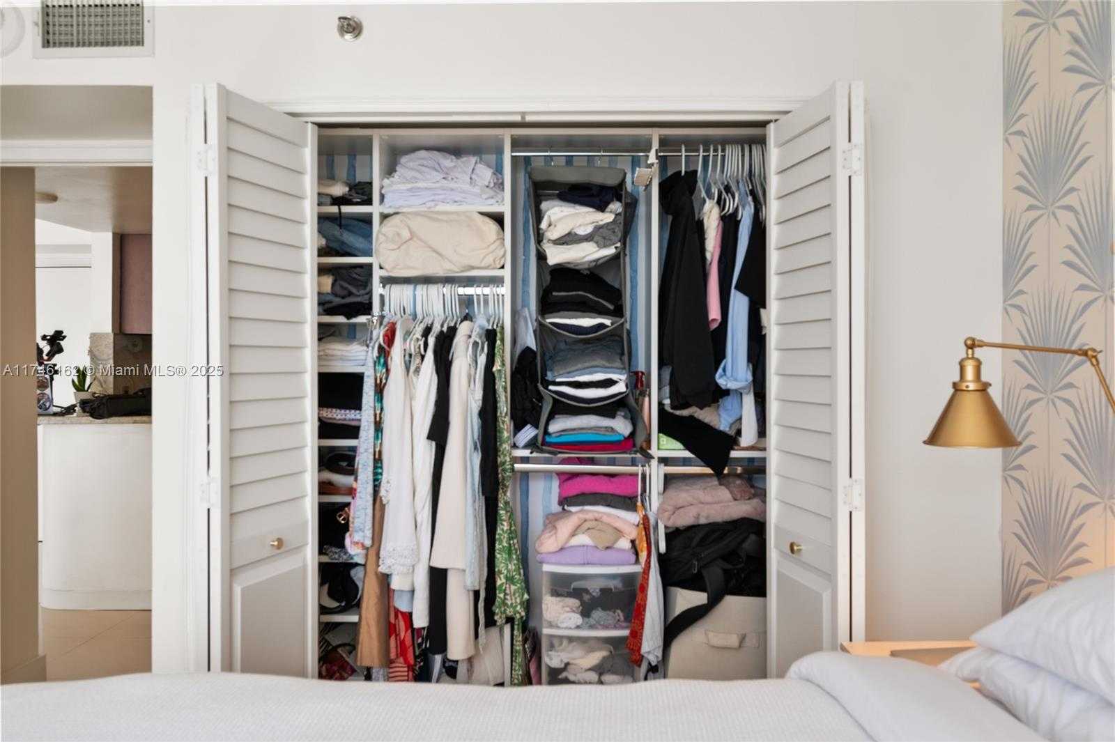Small Image of 770 CLAUGHTON ISLAND DR #2110, Miami Number 19