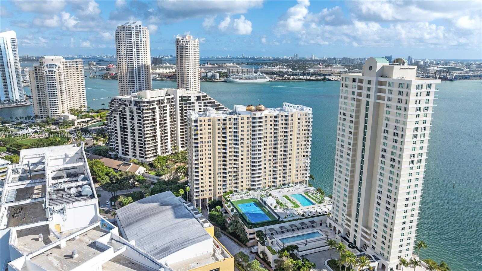 Small Image of 770 CLAUGHTON ISLAND DR #2110, Miami Number 24