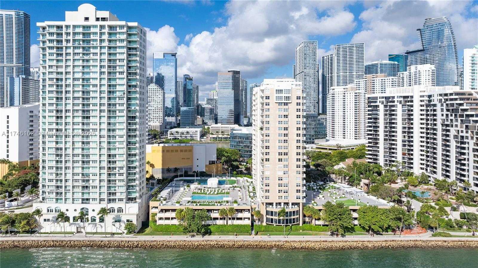 Small Image of 770 CLAUGHTON ISLAND DR #2110, Miami Number 25