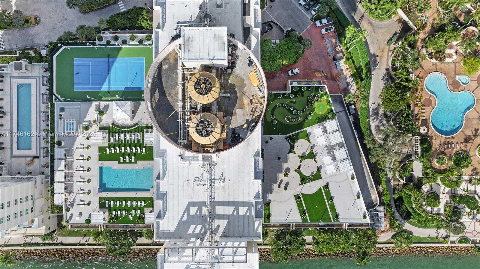 Small Image of 770 CLAUGHTON ISLAND DR #2110, Miami Number 26
