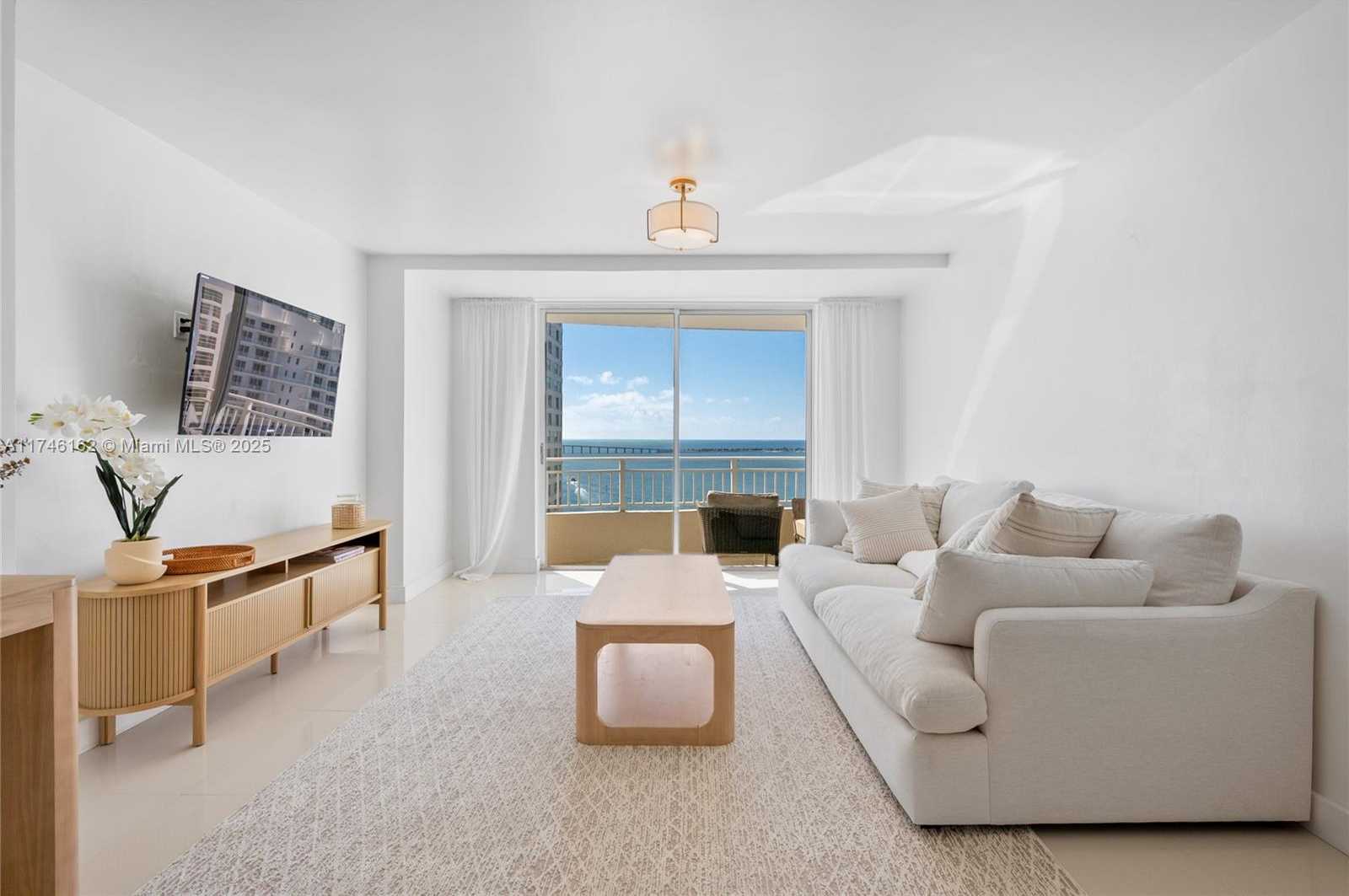 Small Image of 770 CLAUGHTON ISLAND DR #2110, Miami Number 4