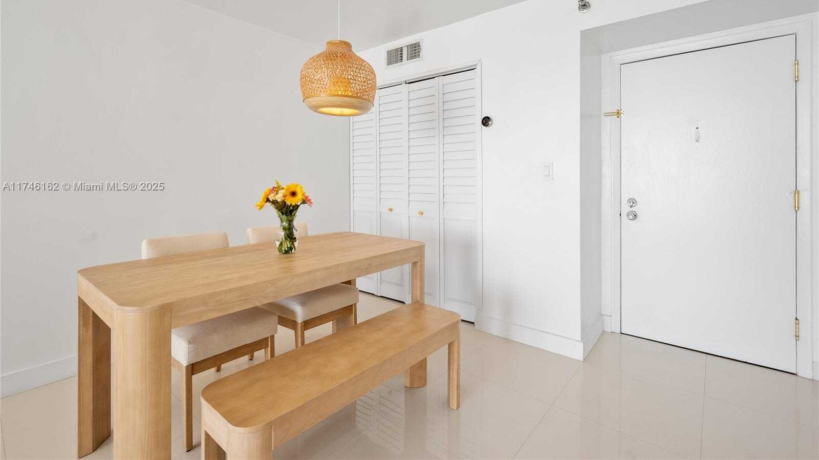 Small Image of 770 CLAUGHTON ISLAND DR #2110, Miami Number 5