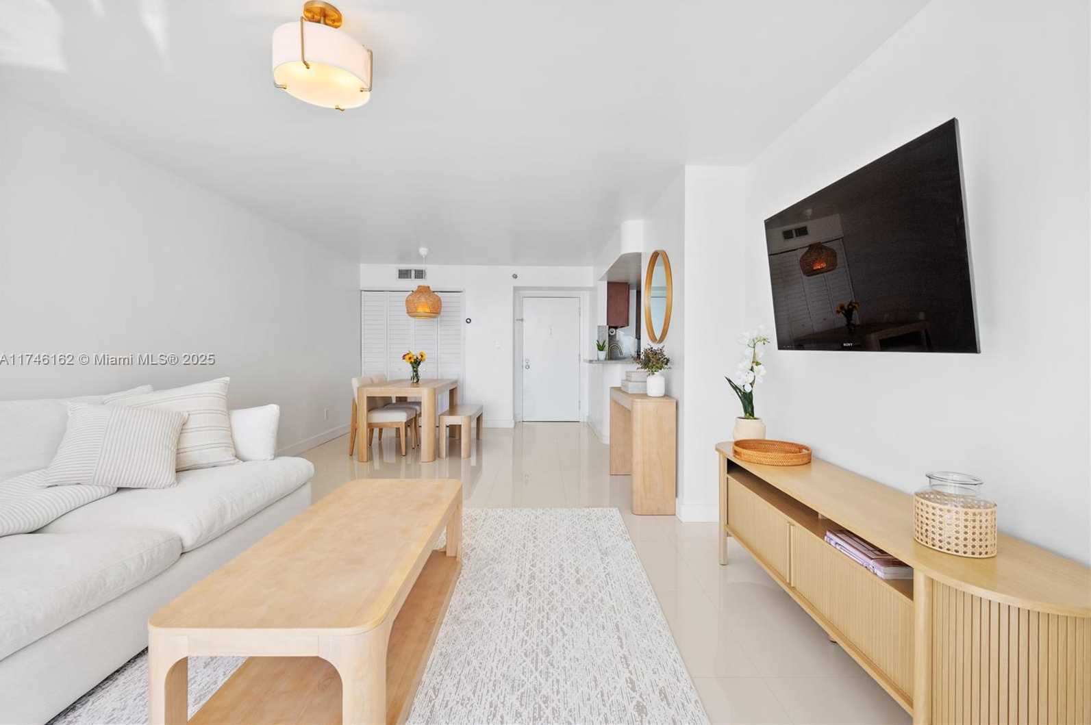 Small Image of 770 CLAUGHTON ISLAND DR #2110, Miami Number 7
