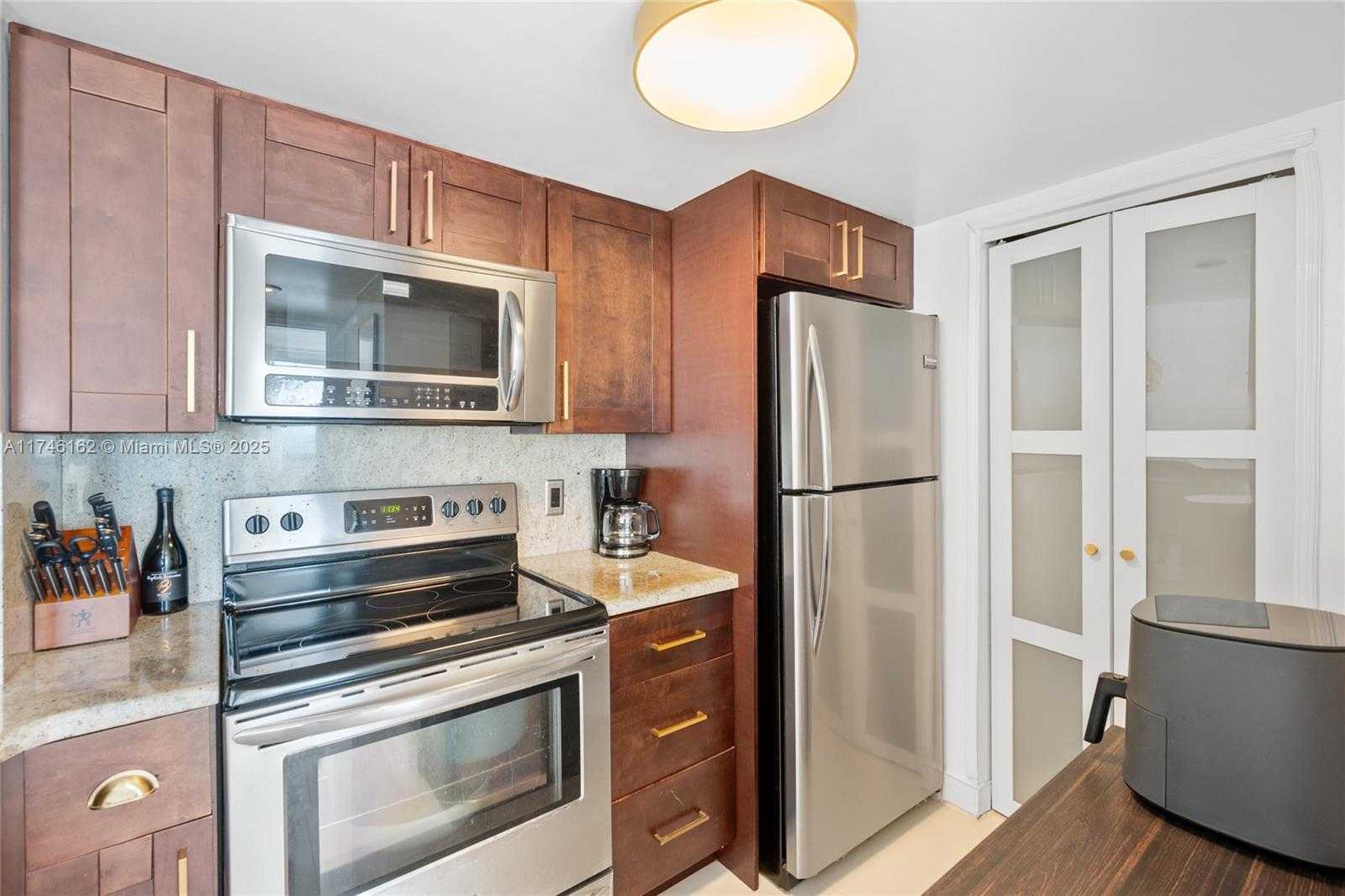 Small Image of 770 CLAUGHTON ISLAND DR #2110, Miami Number 9