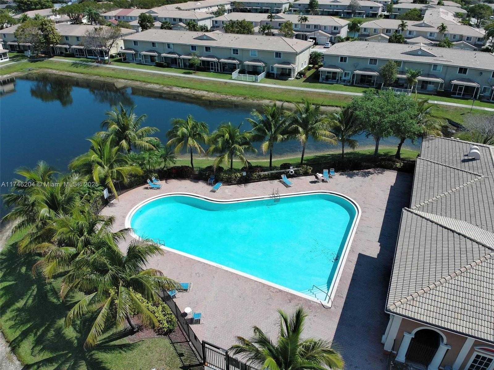 Small Image of 8988 CHAMBERS ST #8988, Tamarac Number 12
