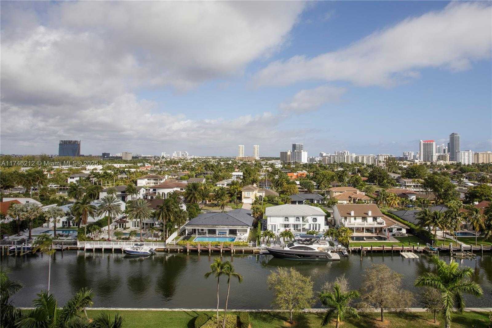 Small Image of 3600 YACHT CLUB DR #902, Aventura Number 1