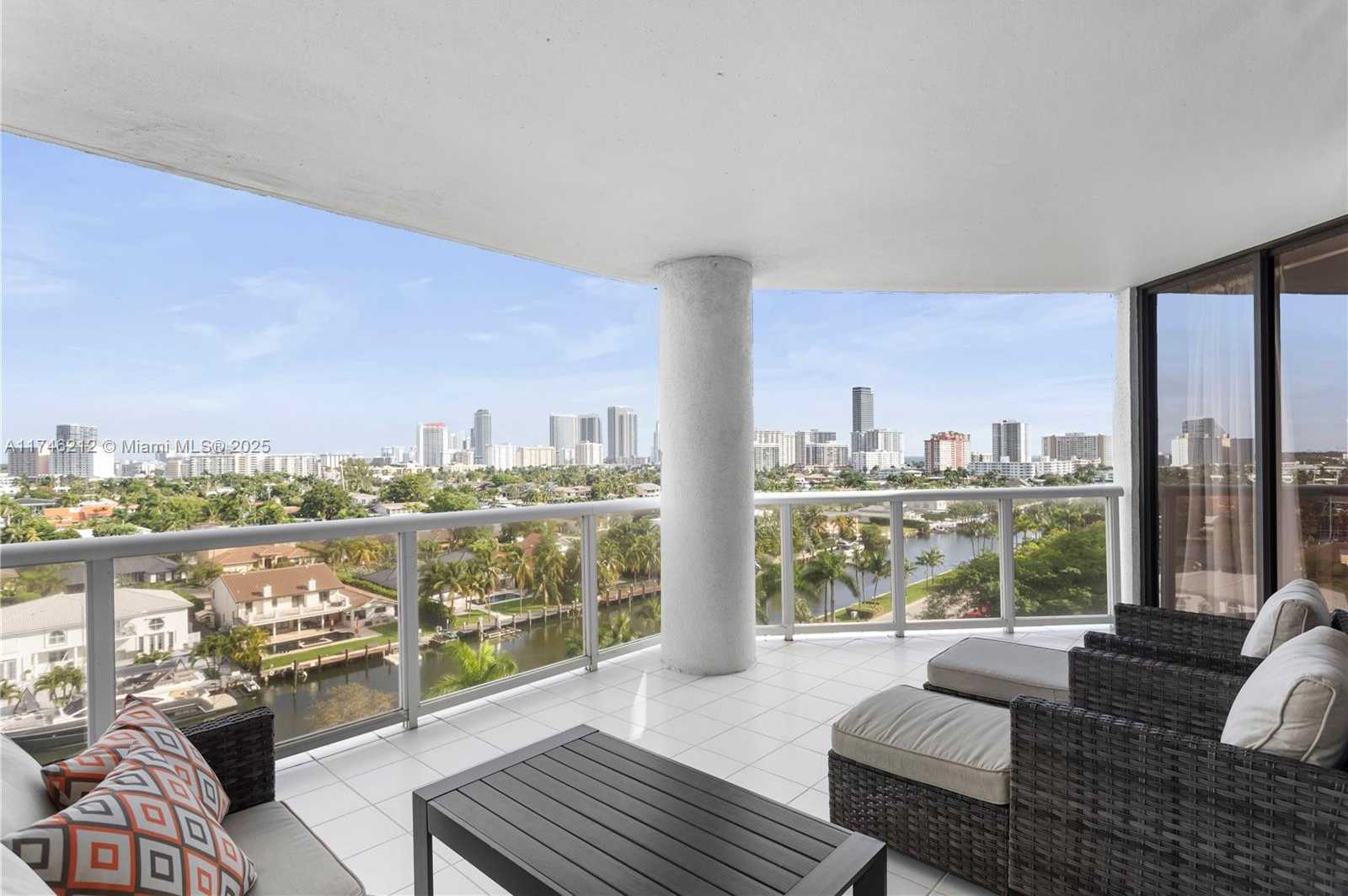 Small Image of 3600 YACHT CLUB DR #902, Aventura Number 3