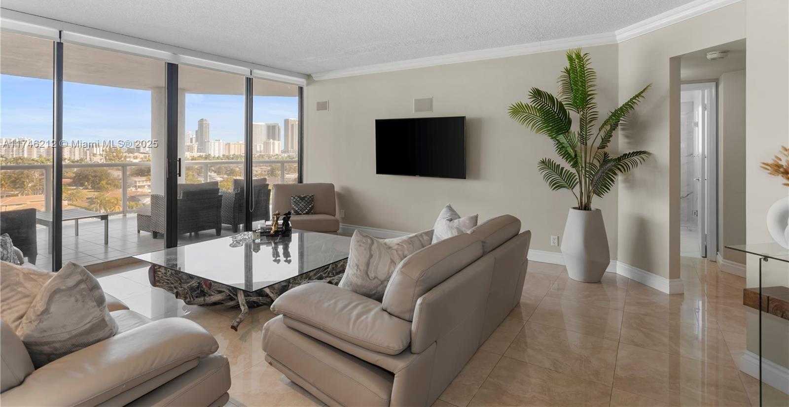 Small Image of 3600 YACHT CLUB DR #902, Aventura Number 9