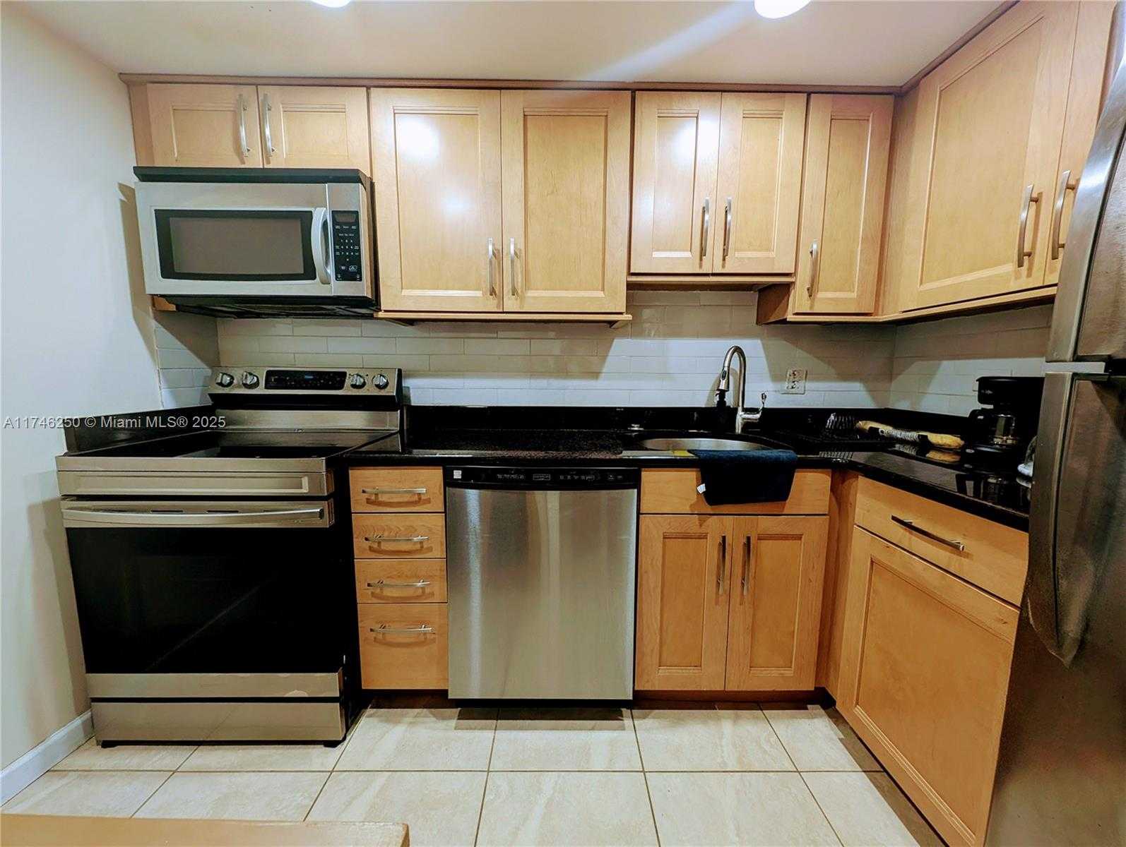 Small Image of 3670 INVERRARY DR #3Q, Lauderhill Number 12