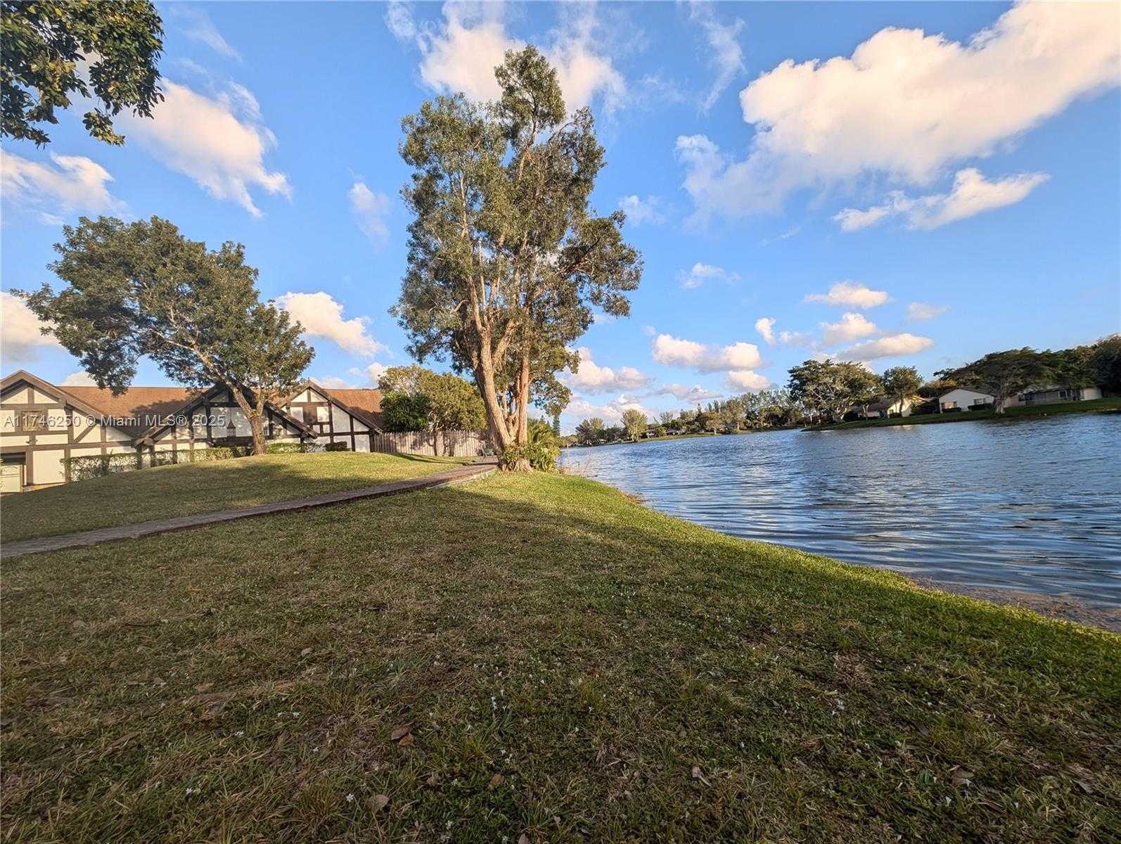 Small Image of 3670 INVERRARY DR #3Q, Lauderhill Number 25