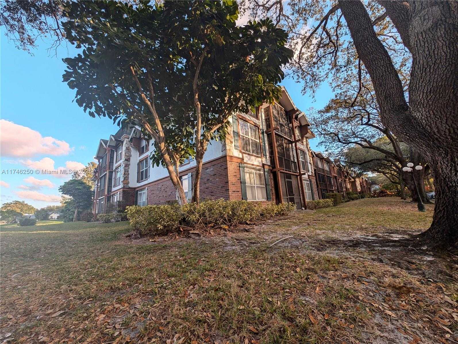 Small Image of 3670 INVERRARY DR #3Q, Lauderhill Number 4