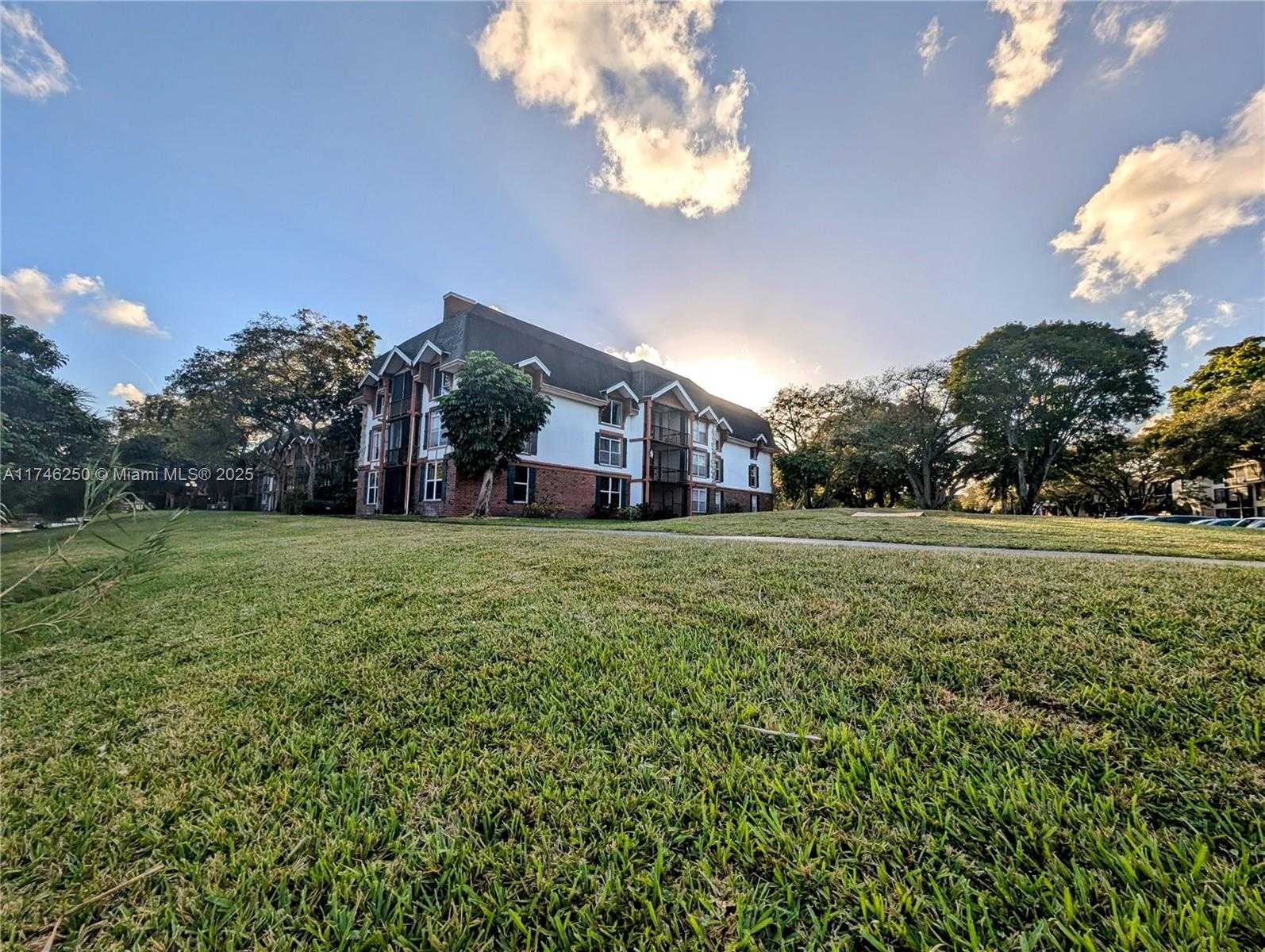 Small Image of 3670 INVERRARY DR #3Q, Lauderhill Number 5
