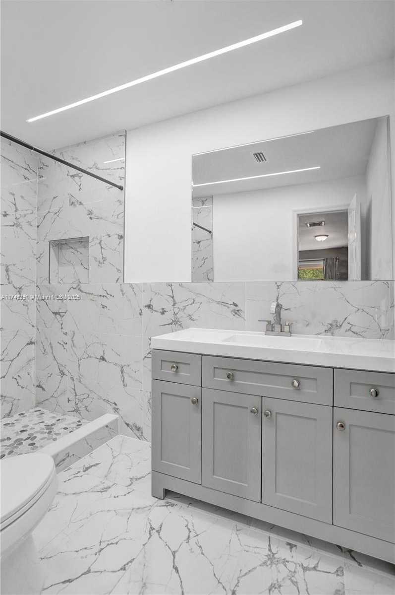 Small Image of 849 NORTH WEST 80TH TER #4, Plantation Number 8