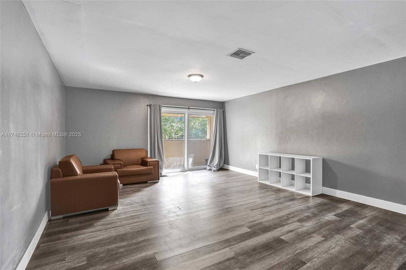 Small Image of 849 NORTH WEST 80TH TER #4, Plantation Number 9