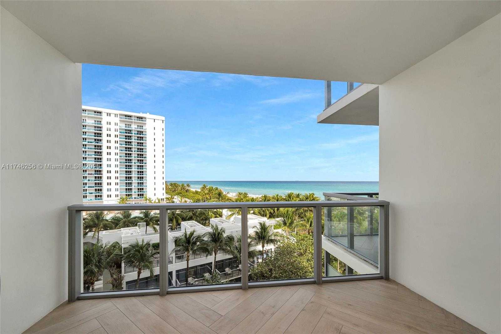 Small Image of 2201 COLLINS AVE #625, Miami Beach Number 8