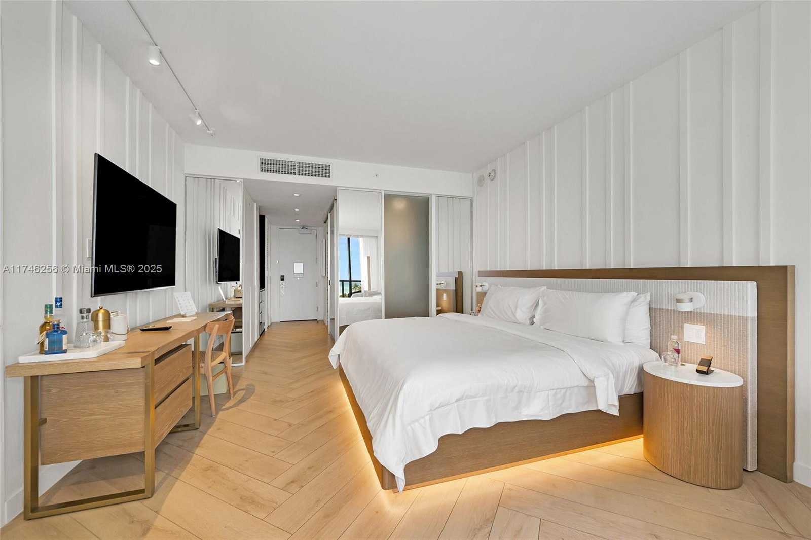 Small Image of 2201 COLLINS AVE #625, Miami Beach Number 9