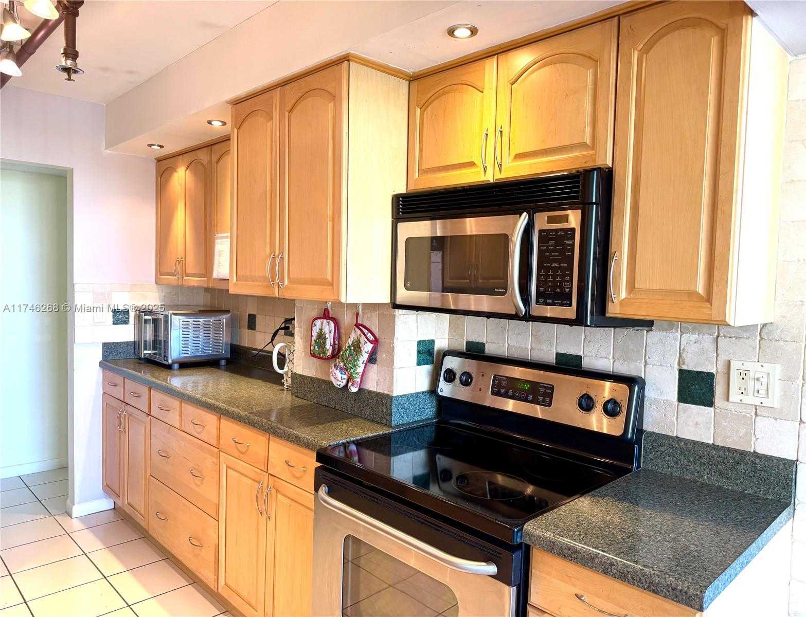 Small Image of 210 174TH ST #716, Sunny Isles Beach Number 15