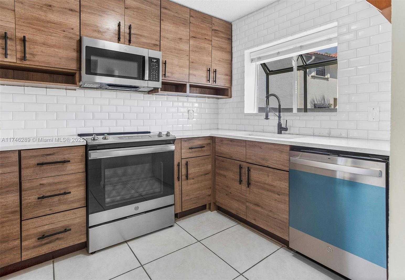 Small Image of 501 REPUBLIC CT #501, Deerfield Beach Number 12