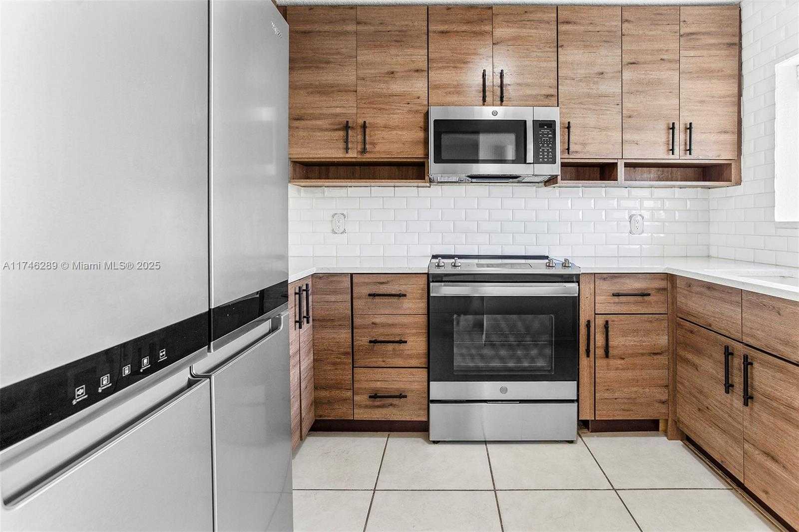 Small Image of 501 REPUBLIC CT #501, Deerfield Beach Number 14