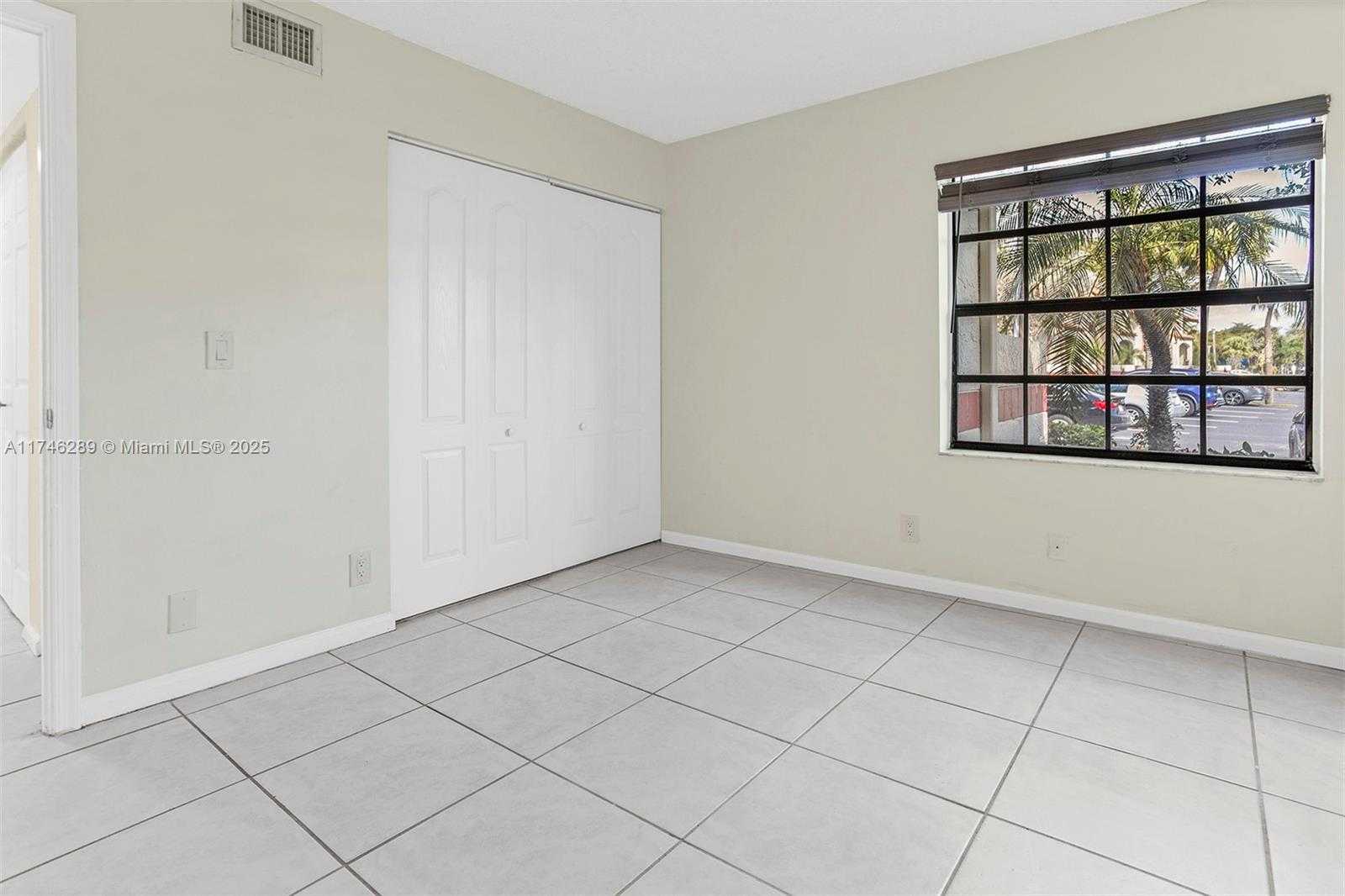 Small Image of 501 REPUBLIC CT #501, Deerfield Beach Number 33