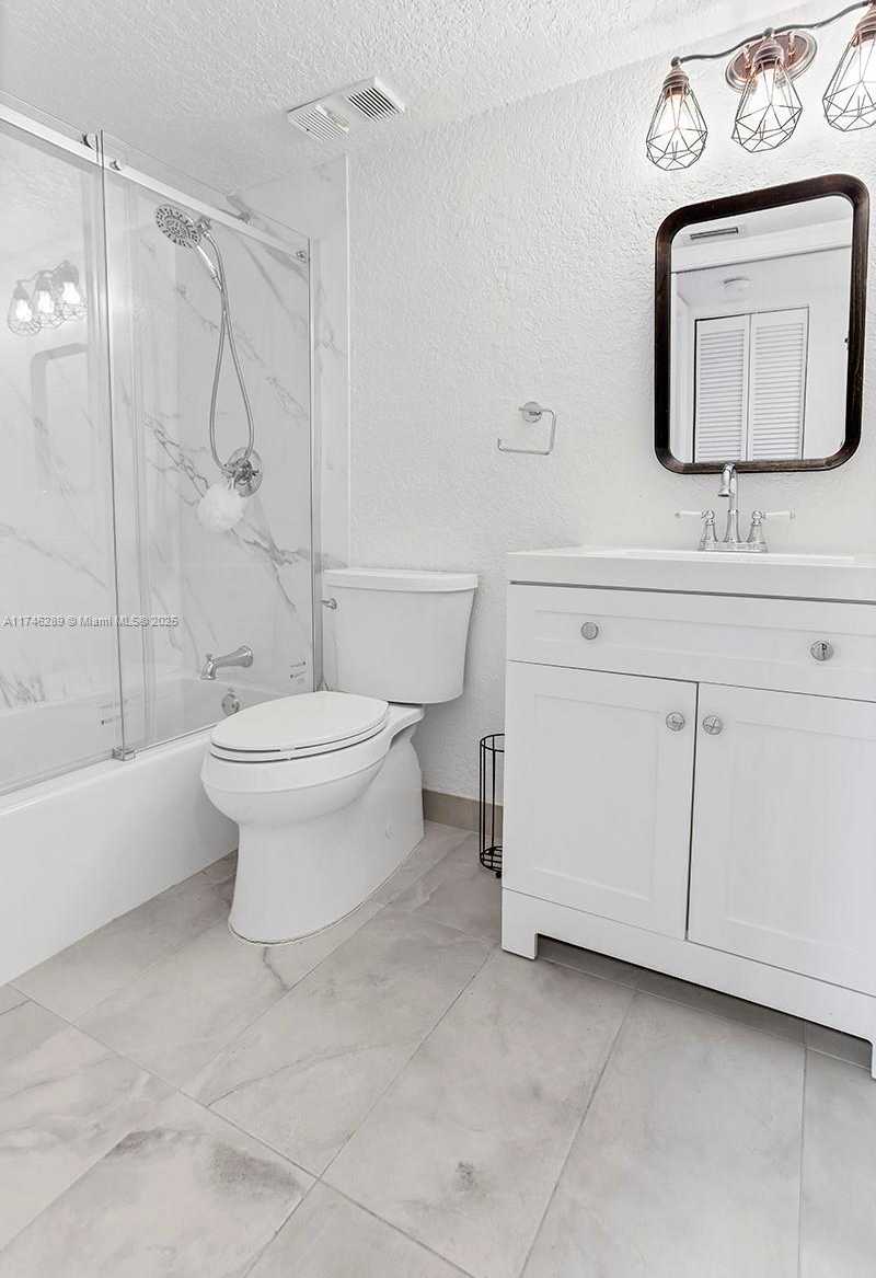 Small Image of 501 REPUBLIC CT #501, Deerfield Beach Number 36