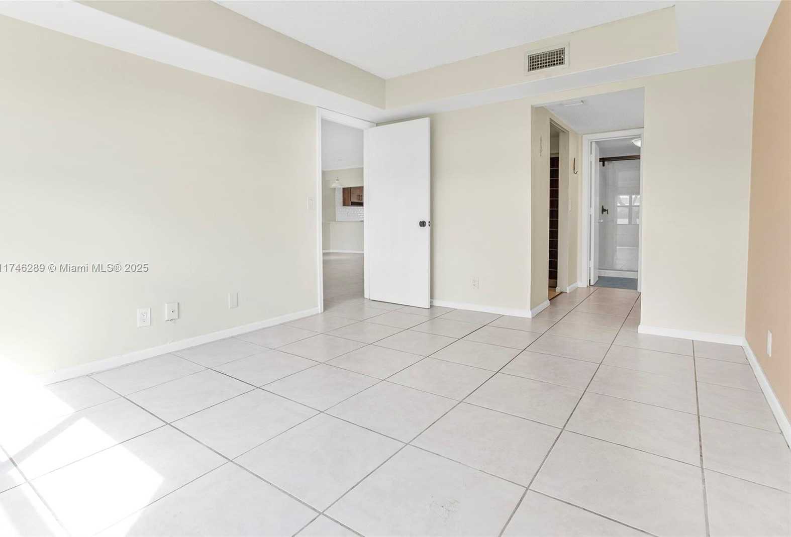 Small Image of 501 REPUBLIC CT #501, Deerfield Beach Number 42