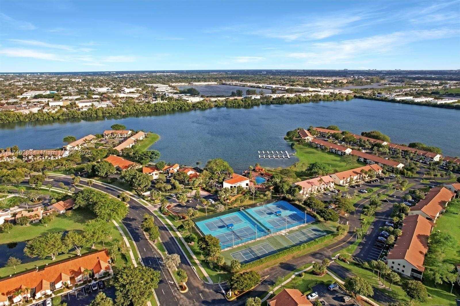 Small Image of 501 REPUBLIC CT #501, Deerfield Beach Number 5