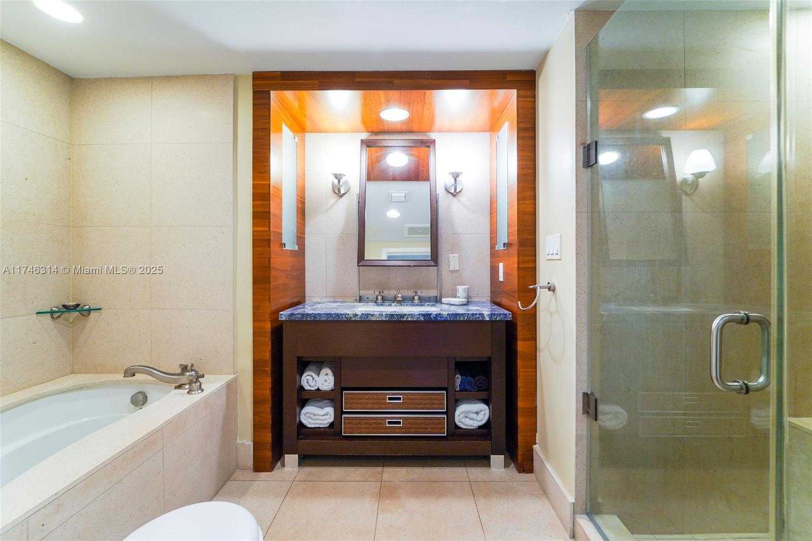 Small Image of 6801 COLLINS AVE #1214(door1203), Miami Beach Number 14