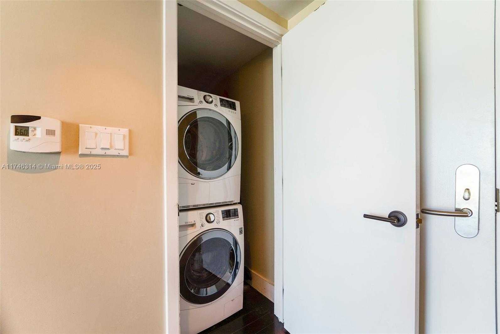 Small Image of 6801 COLLINS AVE #1214(door1203), Miami Beach Number 9